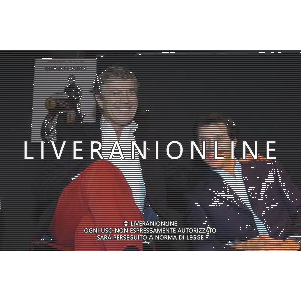 Milano 13/12/2004 presentazione del libro intervista di Giacomo Agostini \' Quindici Volte \' nella foto: Giacomo agostini e loris Capirossi foto danilo Recalcati/Ag;Aldo Liverani