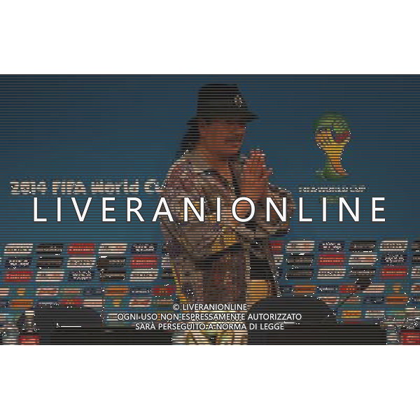(140712) -- RIO DE JANEIRO, July 12, 2014 () -- Mexican guitarist Carlos Santana reacts at a press conference briefing about the closing ceremony of 2014 FIFA World Cup at Maracana Stadium, in Rio de Janeiro, Brazil, on July 12, 2014. (/TELAM) AG ALDO LIVERANI SAS ONLY ITALY