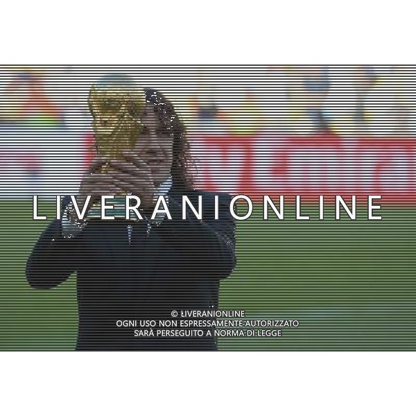 FIFA World Cup Brasile 2014 Finale Rio de Janeiro - 13.07.2014 Germania-Argentina Nella Foto:puyol porta lacoppa /Ph.Vitez-Ag. Aldo Liverani