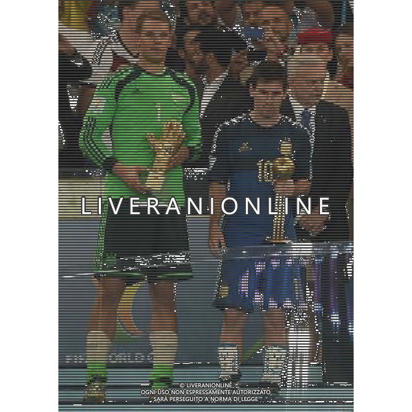 FIFA World Cup Brasile 2014 Finale Rio de Janeiro - 13.07.2014 Germania-Argentina Nella Foto:Messi Lionel miglior giocatore Adidas Golden Ball e Neuer Manuel Miglior Portiere Adidas Golden Glove /Ph.Vitez-Ag. Aldo Liverani