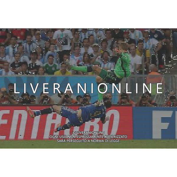 firo : 13.07.2014 Fu§ball, Fussball, WM 2014 Brasilien, Weltmeisterschaft 2014 Brasilien, Football World Championships Brazil 2014, 2014 FIFA WORLD CUP BRAZIL,Brasil,Bresil, WM-Finale 2014, Endspiel 2014, Finale 2014, GER, Deutschland - ARG, Argentinien NEUER gegen HIGUAIN, Highlight $worldrights Es gelten unsere AGB, einsehbar auf www.firosportphoto.de copyright by firo sportphoto, Coesfelder Str.207 48249 DŸlmen www.firosportphoto.de mail@firosportphoto.de (V o l k s b a n k B o c h u m - W i t t e n ) BLZ.: 430 601 29 Kt. Nr.: 341 117 100 Tel:Ê 02594 - 9916004 Fax:Ê02594 - 9916005 AG ALDO LIVERANI SAS ONLY ITALY