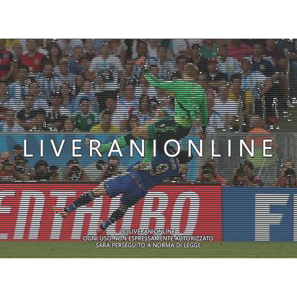 firo : 13.07.2014 Fu§ball, Fussball, WM 2014 Brasilien, Weltmeisterschaft 2014 Brasilien, Football World Championships Brazil 2014, 2014 FIFA WORLD CUP BRAZIL,Brasil,Bresil, WM-Finale 2014, Endspiel 2014, Finale 2014, GER, Deutschland - ARG, Argentinien NEUER gegen HIGUAIN, Highlight $worldrights Es gelten unsere AGB, einsehbar auf www.firosportphoto.de copyright by firo sportphoto, Coesfelder Str.207 48249 DŸlmen www.firosportphoto.de mail@firosportphoto.de (V o l k s b a n k B o c h u m - W i t t e n ) BLZ.: 430 601 29 Kt. Nr.: 341 117 100 Tel:Ê 02594 - 9916004 Fax:Ê02594 - 9916005 AG ALDO LIVERANI SAS ONLY ITALY