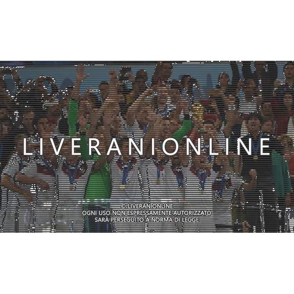 FIFA World Cup Brasile 2014 Finale Rio de Janeiro - 13.07.2014 Germania-Argentina Nella Foto:lahm alza la coppa /Ph.Vitez-Ag. Aldo Liverani