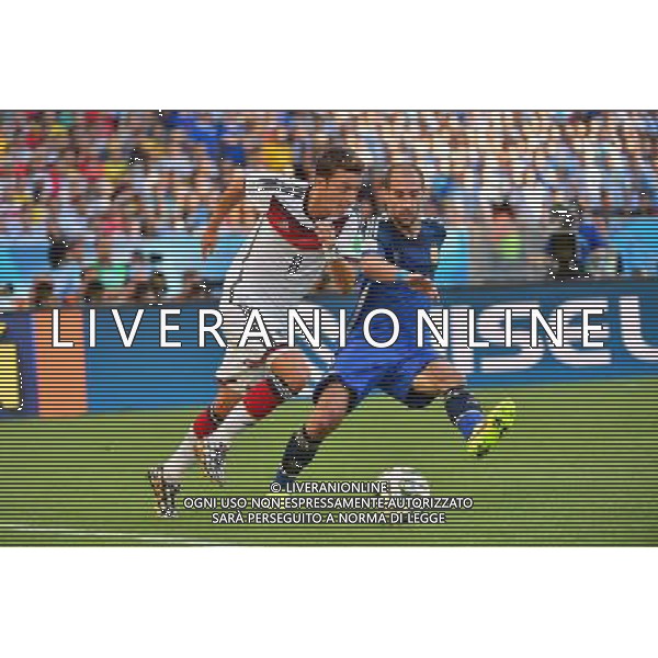 Mesut OEZIL / Pablo ZABALETA - 13.07.2014 - Argentine / Allemagne - Finale Coupe du Monde 2014 -Rio de Janeiro- Photo : Dave Winter / Icon Sport /Agenzia Aldo Liverani sas - ITALY ONLY - Germania - Argentina Finale FIFA World Cup Brasile 2014 Rio de Janeiro - 13.07.2014