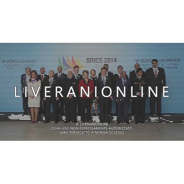 (140716) -- BRASILIA, July 16, 2014 () -- Chinese President Xi Jinping (3rd R, front) poses for a group photo with participants of a dialogue between BRICS countries\' leaders and presidents from 11 South American nations, in Brasilia, Brazil, July 16, 2014. (/Lan Hongguang) (lfj) ©PHOTOSHOT/Agenzia Aldo Liverani sas - ITALY ONLY - EDITORIAL USE ONLY