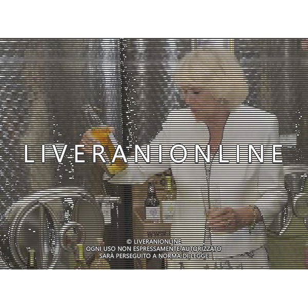 The Duchess of Cornwall toured Cornish Orchards, a company which produces apple juice and cider, meeting staff and learning about the production process, Westnorth Manor Farm, Duloe, Liskeard, Cornwall PL14 4PW.THE DUCHESS SIPS SOME CORNISH GOLD CIDER PICTURE ©photoshot/Agenzia Aldo Liverani sas - ITALY ONLY - EDITORIAL USE ONLY - REALI INGLESI: Il Principe Carlo d\'inghilterra con la moglie Camilla duchessa di Cornovaglia, ha visitato il mercato di via Looe