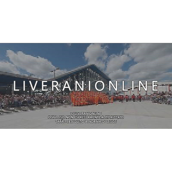 HM the Queen officially opening redeveloped Reading Station 2014 READING, United Kingdom, Date: 17/07/2014 ©photoshot/Agenzia Aldo Liverani sas - ITALY ONLY - EDITORIAL USE ONLY - REALI INGLESI- La Regina Elisabetta II d\'inghilterra all\'apertura ufficiale della stazione riqualificata di Reading 2014, Regno Unito