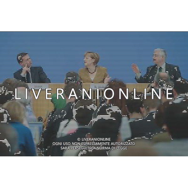 (140718) -- BERLIN, July 18, 2014 () -- German Chancellor Angela Merkel (C) speaks during a press conference in Berlin, Germany, on July 18, 2014. German Chancellor Angela Merkel called for ceasefire in Ukraine at the annual summer press conference on Friday. (/Zhang Fan) (djj) ©photoshot/AGENZIA ALDO LIVERANI SAS - ITALY ONLY - EDITORIAL USE ONLY - Il cancelliere tedesco Angela Merkel in conferenza stampa a Berlino, Germania, il 18 luglio 2014 per chiedere il cessate il fuoco in Ucraina