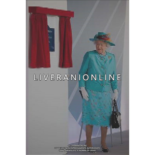 The Queen at Reading Station in Berkshire, July 17th, 2014 during the official opening of the refurbished facilities. ©PHOTOSHOT/AGENZIA ALDO LIVERANI SAS - ITALY ONLY - EDITORIAL USE ONLY - REALI INGLESI: La Regina Elisabetta II d\'inghilterra all\'apertura ufficiale della stazione riqualificata di Reading 2014, Regno Unito