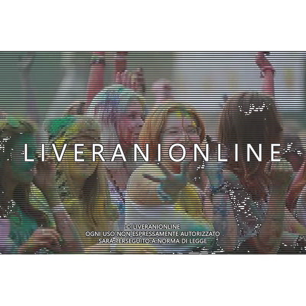 (140719) -- ST. PETERSBURG, July 19, 2014 () -- People participate in the Festival of Colors in St. Petersburg, Russia, on July 19, 2014. (/Lu Jinbo) ©photoshot/AGENZIA ALDO LIVERANI SAS - ITALY ONLY - Le persone partecipano al Festival dei colori a San Pietroburgo, in Russia, il 19 luglio 2014