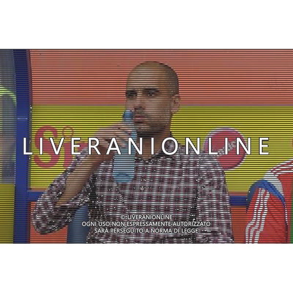 Trainer Josep Guardiola ( FC Bayern Muenchen ) erfrischt sich / trinkt etwas. // during a Friendly Match between MSV Duisburg and FC Bayern Muenchen at the Schau Ins Land Arena in Duisburg, Germany on 2014/07/21. EXPA Pictures © 2014, PhotoCredit: EXPA/ Eibner-Pressefoto/ Thienel *****ATTENTION - OUT of GER***** ©photoshot/AGENZIA ALDO LIVERANI SAS - ITALY ONLY - EDITORIAL USE ONLY - Partita amichevole tra MSV Duisburg e FC Bayern Monaco a Duisburg, in Germania il 21 luglio 2014