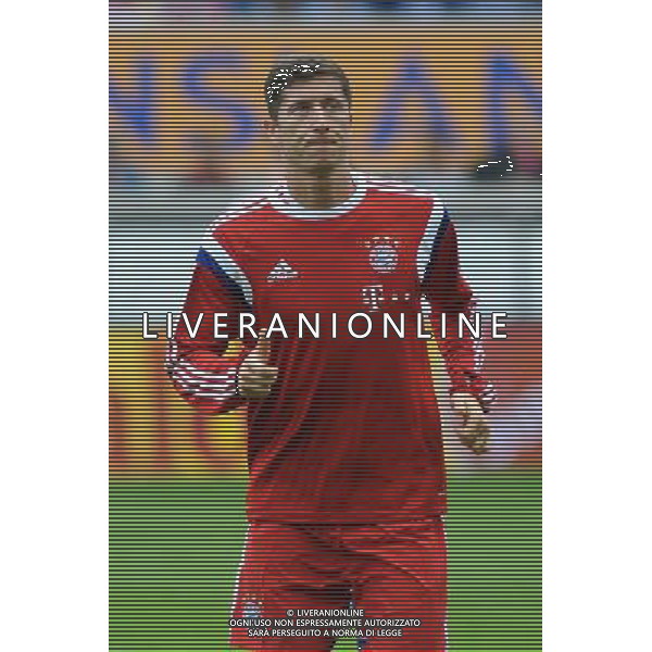 Robert Lewandowski ( FC Bayern Muenchen ) vor seinem Debut im Bayerndress. // during a Friendly Match between MSV Duisburg and FC Bayern Muenchen at the Schau Ins Land Arena in Duisburg, Germany on 2014/07/21. EXPA Pictures © 2014, PhotoCredit: EXPA/ Eibner-Pressefoto/ Thienel *****ATTENTION - OUT of GER***** ©photoshot/AGENZIA ALDO LIVERANI SAS - ITALY ONLY - EDITORIAL USE ONLY - Partita amichevole tra MSV Duisburg e FC Bayern Monaco a Duisburg, in Germania il 21 luglio 2014