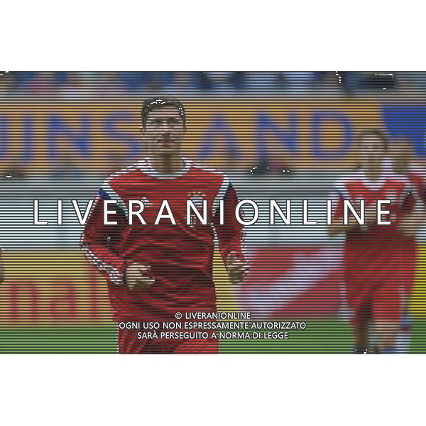 Robert Lewandowski ( FC Bayern Muenchen ) vor seinem Debut im Bayerndress. // during a Friendly Match between MSV Duisburg and FC Bayern Muenchen at the Schau Ins Land Arena in Duisburg, Germany on 2014/07/21. EXPA Pictures © 2014, PhotoCredit: EXPA/ Eibner-Pressefoto/ Thienel *****ATTENTION - OUT of GER***** ©photoshot/AGENZIA ALDO LIVERANI SAS - ITALY ONLY - EDITORIAL USE ONLY - Partita amichevole tra MSV Duisburg e FC Bayern Monaco a Duisburg, in Germania il 21 luglio 2014