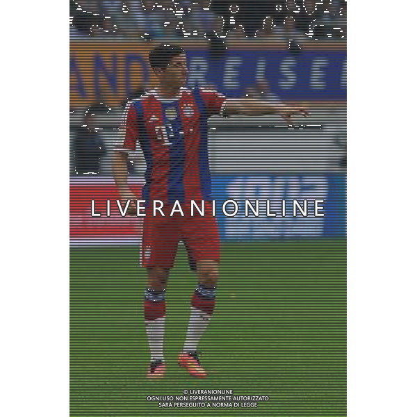 Robert Lewandowski ( FC Bayern Muenchen ) gibt Anweisungen. // during a Friendly Match between MSV Duisburg and FC Bayern Muenchen at the Schau Ins Land Arena in Duisburg, Germany on 2014/07/21. EXPA Pictures © 2014, PhotoCredit: EXPA/ Eibner-Pressefoto/ Thienel *****ATTENTION - OUT of GER***** ©photoshot/AGENZIA ALDO LIVERANI SAS - ITALY ONLY - EDITORIAL USE ONLY - Partita amichevole tra MSV Duisburg e FC Bayern Monaco a Duisburg, in Germania il 21 luglio 2014