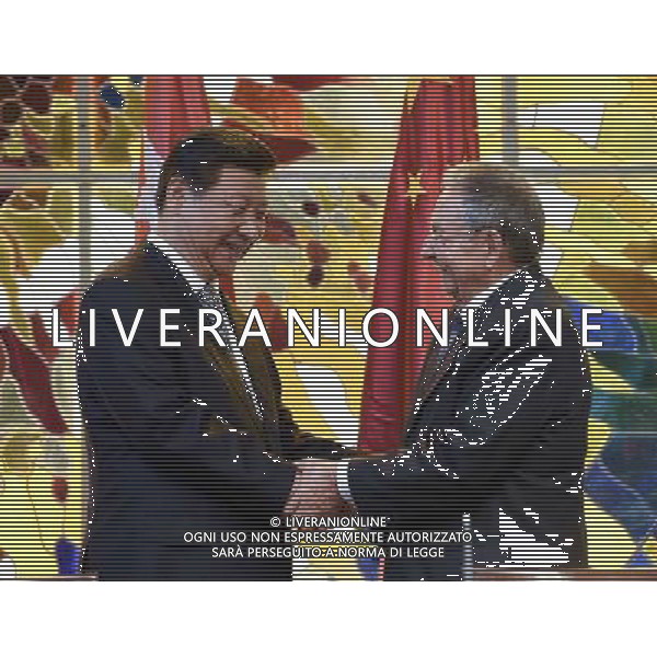 (140722) -- HAVANA, July 22, 2014 () -- Chinese President Xi Jinping (L) and Cuban President Raul Castro attend a signing ceremony for bilateral documents in Havana, capital of Cuba, July 22, 2014. (/Li Xueren) (ry) ©PHOTOSHOT/AGENZIA ALDO LIVERANI SAS - ITALY ONLY - EDITORIAL USE ONLY - Il presidente cinese Xi Jinping durante la sua visita a L\'Avana, capitale di Cuba, 22 luglio 2014