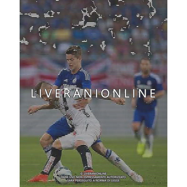 Marco van Ginkel (FC Chelsea) gegen Peter Zulj (RZ Pellets WAC) // during a Friendly Match between RZ Pellets WAC and FC Chelsea at the Wˆrthersee Arena, Klagenfurt, Austria on 2014/07/23. EXPA Pictures © 2014, PhotoCredit: EXPA/ Johann Groder ©photoshot/AGENZIA ALDO LIVERANI SAS - ITALY ONLY - EDITORIAL USE ONLY