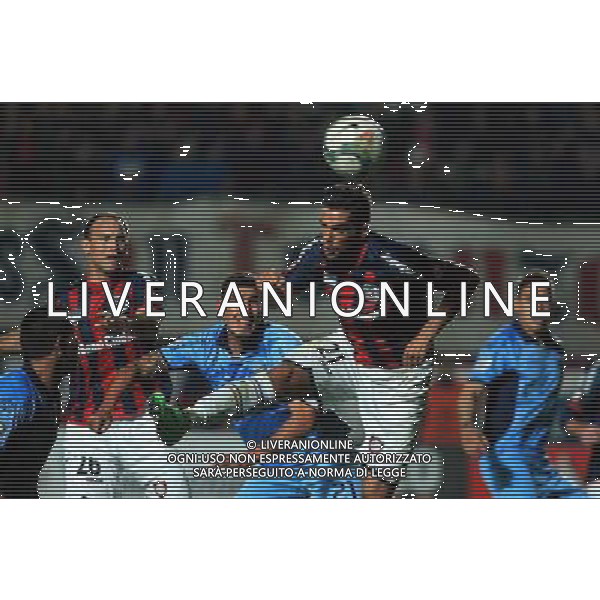 (140724) -- BUENOS AIRES, July 24, 2014 () -- Emanuel Mas (C) of Argentina\'s San Lorenzo heads for the ball during the first leg semifinal match of the 2014 Libertadores Cup against Bolivia\'s Bolivar held at San Lorenzo Stadium in Buenos Aires city, capital of Argentina, on July 23, 2014. (/Martin Zabala) (fnc) (ah) ©photoshot/AGENZIA ALDO LIVERANI SAS - ITALY ONLY - EDITORIAL USE ONLY