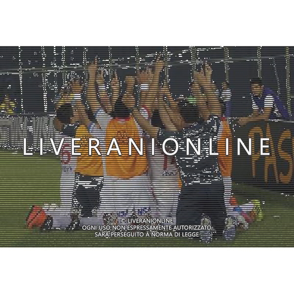 (140723) -- ASUNCION, July 23, 2014 () -- Players of Paraguay\'s Nacional celebrate a goal against Uruguay\'s Defensor Sporting during the first leg of Libertadores Cup semifinals in Asuncion, Paraguay, on July 22, 2014. (/Marcelo Espinosa) (rh) (rt) ©photoshot/AGENZIA ALDO LIVERANI SAS - ITALY ONLY - EDITORIAL USE ONLY