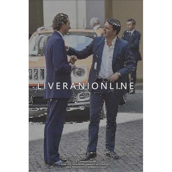 Roma - 25/07/2014 - Palazzo Chigi - Il presidente del Consiglio dei ministri Matteo Renzi incontra il Presidente della FIAT S.p.A John Elkann e lÕAmministratore Delegato Sergio Marchionne in occasione della presentazione della nuova autovettura ÒJeep RenegadeÓ - nella foto: Matteo Renzi e John Elkann / Ph. Fabrizio Corradetti - ag. Aldo Liverani Sas