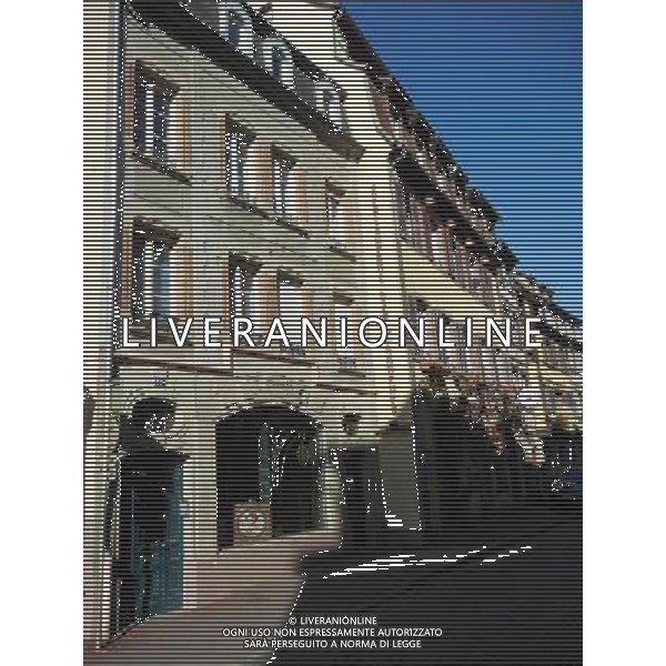 Colmar (Kolmar in tedesco, Colmer in alsaziano) Ã¨ un comune francese di 68.843 abitanti capoluogo del dipartimento dell\'Alto Reno nella regione dell\'Alsazia AG ALDO LIVERANI SAS