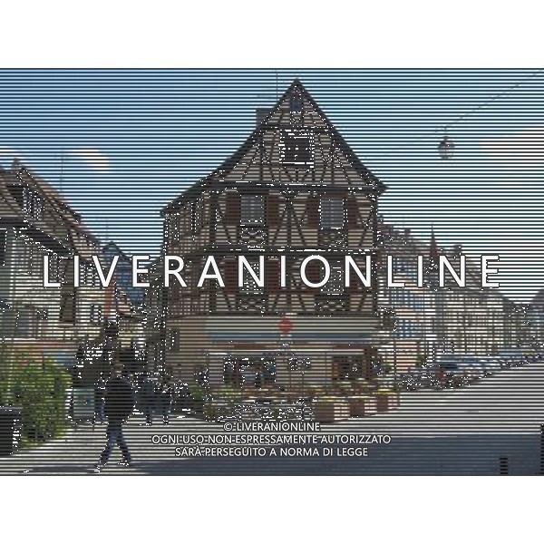 Colmar (Kolmar in tedesco, Colmer in alsaziano)  un comune francese di 68.843 abitanti capoluogo del dipartimento dell\'Alto Reno nella regione dell\'Alsazia AG ALDO LIVERANI SAS