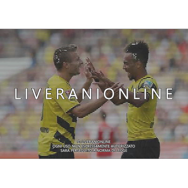 firo : 27.07.2014 Fu§ball,1.Bundesliga, Saison 2014/2015, Testspiel, RWE, Rot-Wei§ Essen - BVB, Borussia Dortmund Cirio IMMOBILE, BVB, Jubel mit AUBAMEYANG $worldrightsEs gelten unsere AGB, einsehbar auf www.firosportphoto.de, copyright by firo sportphoto: Coesfelder Str. 207 D-48249 DŸlmen www.firosportphoto.de mail@firosportphoto.de (V o l k s b a n k B o c h u m - W i t t e n ) BLZ.: 430 601 29 Kt. Nr.: 341 117 100 Tel:Ê +49-2594-9916004 Fax:Ê+49-2594-9916005 AG ALDO LIVERANI SAS ONLY ITALY