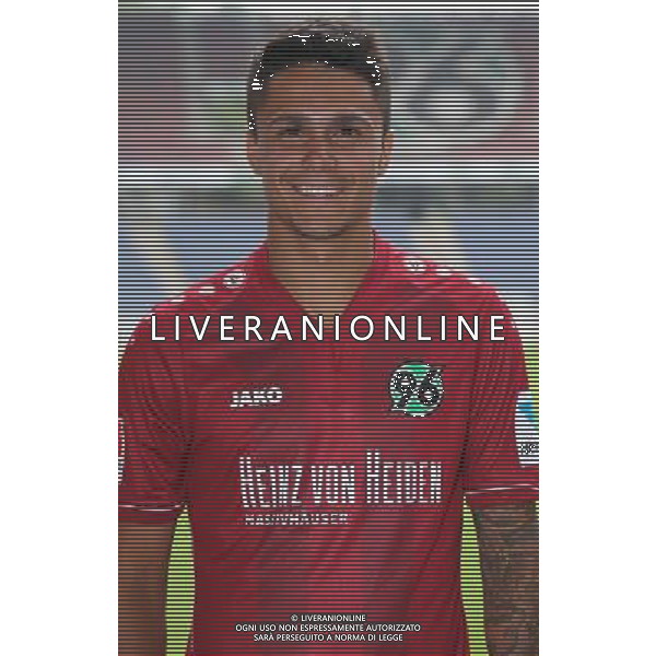 firo : 08.07.2014 Fu§ball,1.Bundesliga, Saison 2014/2015 Hannover 96, Fototermin,Portraitermin, Portrait, Leonardo BITTENCOURT $worldrightsEs gelten unsere AGB, einsehbar auf www.firosportphoto.de, copyright by firo sportphoto: Coesfelder Str. 207 D-48249 DŸlmen www.firosportphoto.de mail@firosportphoto.de (V o l k s b a n k B o c h u m - W i t t e n ) BLZ.: 430 601 29 Kt. Nr.: 341 117 100 Tel:Ê +49-2594-9916004 Fax:Ê+49-2594-9916005 AG ALDO LIVERANI SAS ONLY ITALY