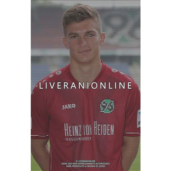 firo : 08.07.2014 Fu§ball,1.Bundesliga, Saison 2014/2015 Hannover 96, Fototermin,Portraitermin, Portrait, Tim DIER§EN $worldrightsEs gelten unsere AGB, einsehbar auf www.firosportphoto.de, copyright by firo sportphoto: Coesfelder Str. 207 D-48249 DŸlmen www.firosportphoto.de mail@firosportphoto.de (V o l k s b a n k B o c h u m - W i t t e n ) BLZ.: 430 601 29 Kt. Nr.: 341 117 100 Tel:Ê +49-2594-9916004 Fax:Ê+49-2594-9916005 AG ALDO LIVERANI SAS ONLY ITALY