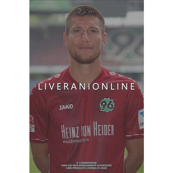 firo : 08.07.2014 Fu§ball,1.Bundesliga, Saison 2014/2015 Hannover 96, Fototermin,Portraitermin, Portrait, Sebastien POCOGNOLI $worldrightsEs gelten unsere AGB, einsehbar auf www.firosportphoto.de, copyright by firo sportphoto: Coesfelder Str. 207 D-48249 DŸlmen www.firosportphoto.de mail@firosportphoto.de (V o l k s b a n k B o c h u m - W i t t e n ) BLZ.: 430 601 29 Kt. Nr.: 341 117 100 Tel:Ê +49-2594-9916004 Fax:Ê+49-2594-9916005 AG ALDO LIVERANI SAS ONLY ITALY