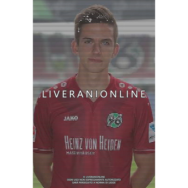 firo : 08.07.2014 Fu§ball,1.Bundesliga, Saison 2014/2015 Hannover 96, Fototermin,Portraitermin, Portrait, Valmir SULEJMANI $worldrightsEs gelten unsere AGB, einsehbar auf www.firosportphoto.de, copyright by firo sportphoto: Coesfelder Str. 207 D-48249 DŸlmen www.firosportphoto.de mail@firosportphoto.de (V o l k s b a n k B o c h u m - W i t t e n ) BLZ.: 430 601 29 Kt. Nr.: 341 117 100 Tel:Ê +49-2594-9916004 Fax:Ê+49-2594-9916005 AG ALDO LIVERANI SAS ONLY ITALY