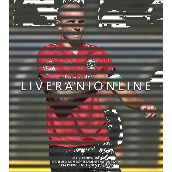 firo Fu§ball,Fussball, 12.07.2014 1.Bundesliga, Saison 2014/2015 Testspiel Hannover 96 Leon Andreasen halbe Figur KapitŠnsbinde $worldrightsEs gelten unsere AGB, einsehbar auf www.firosportphoto.de copyright by firo sportphoto: Coesfelder Str.207 48249 DŸlmen www.firosportphoto.de mail@firosportphoto.de (V o l k s b a n k B o c h u m - W i t t e n ) BLZ.: 430 601 29 Kt. Nr.: 341 117 100 Tel:Ê 02594 - 9916004 Fax:Ê02594 - 9916005 AG ALDO LIVERANI SAS ONLY ITALY