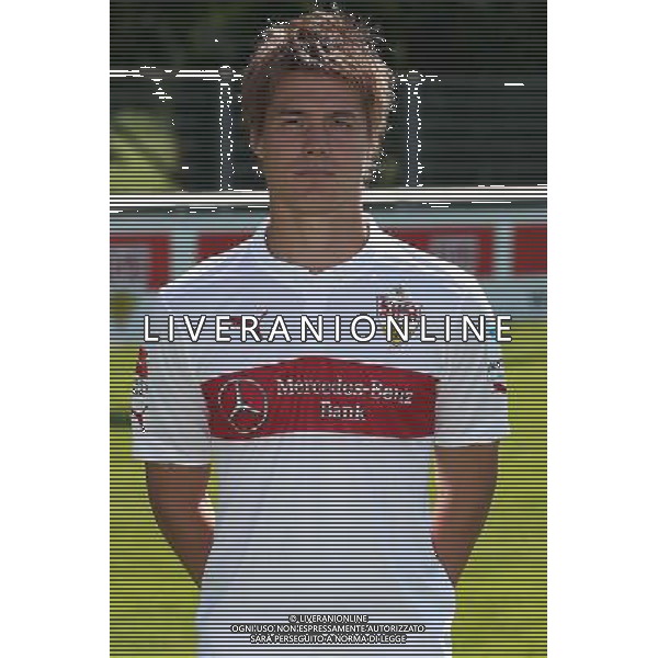 firo : Fußball,Fussball : 24.07.2014 1.Bundesliga, Saison 2014/2015 VfB Stuttgart, VfB, Stuttgart, Fototermin, Portraittermin, Portrait, Gotoku Sakai ( Stuttgart ) $worldrightsEs gelten unsere AGB, einsehbar auf www.firosportphoto.de copyright by firo sportphoto: Coesfelder Str. 207 D- 48249 Dülmen www.firosportphoto.de mail@firosportphoto.de (V o l k s b a n k B o c h u m - W i t t e n ) BLZ.: 430 601 29 Kt. Nr.: 341 117 100 Tel: +49-2594 - 9916004 Fax: +49-2594 - 9916005 AG ALDO LIVERANI SAS ONLY ITALY