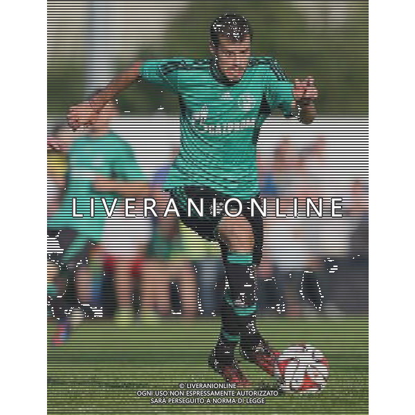 firo Fu§ball,Fussball, 23.07.2014 1. Bundesliga Saison 2014/2015 Vorbereitung, TL, Trainingslager in Grassau, Chiemsee, Testspiel Sportbund DJK Rosenheim - FC Schalke 04 Schalke, Tranquillo Barnetta, Einzelaktion, ganze FIgur $worldrightsEs gelten unsere AGB, einsehbar auf www.firosportphoto.de copyright by firo sportphoto: Coesfelder Str. 207 D- 48249 DŸlmen www.firosportphoto.de mail@firosportphoto.de (V o l k s b a n k B o c h u m - W i t t e n ) BLZ.: 430 601 29 Kt. Nr.: 341 117 100 Tel: +49-2594 - 9916004 Fax: +49-2594 - 9916005 AG ALDO LIVERANI SAS ONLY ITALY