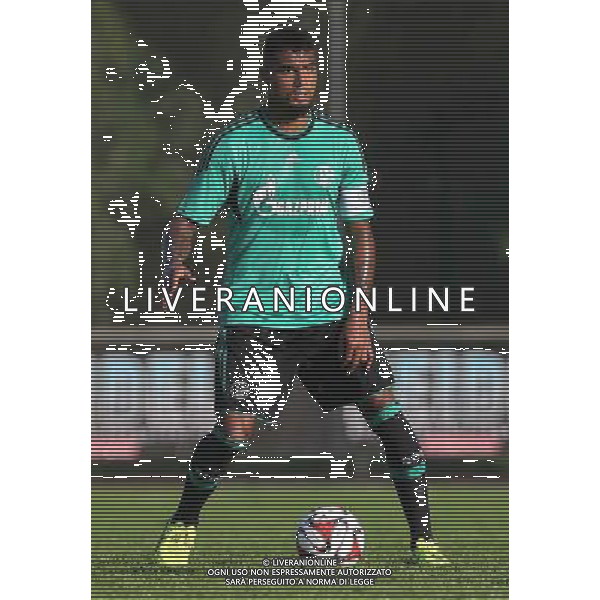 firo Fu§ball,Fussball, 23.07.2014 1. Bundesliga Saison 2014/2015 Vorbereitung, TL, Trainingslager in Grassau, Chiemsee, Testspiel Sportbund DJK Rosenheim - FC Schalke 04 Schalke, Kevin-Prince Boateng, Einzelaktion, ganze FIgur $worldrightsEs gelten unsere AGB, einsehbar auf www.firosportphoto.de copyright by firo sportphoto: Coesfelder Str. 207 D- 48249 DŸlmen www.firosportphoto.de mail@firosportphoto.de (V o l k s b a n k B o c h u m - W i t t e n ) BLZ.: 430 601 29 Kt. Nr.: 341 117 100 Tel: +49-2594 - 9916004 Fax: +49-2594 - 9916005 AG ALDO LIVERANI SAS ONLY ITALY