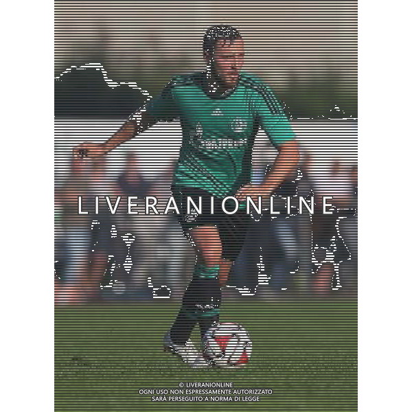 firo Fu§ball,Fussball, 23.07.2014 1. Bundesliga Saison 2014/2015 Vorbereitung, TL, Trainingslager in Grassau, Chiemsee, Testspiel Sportbund DJK Rosenheim - FC Schalke 04 Schalke, Marco Hšger, EInzelaktion, ganze FIgur $worldrightsEs gelten unsere AGB, einsehbar auf www.firosportphoto.de copyright by firo sportphoto: Coesfelder Str. 207 D- 48249 DŸlmen www.firosportphoto.de mail@firosportphoto.de (V o l k s b a n k B o c h u m - W i t t e n ) BLZ.: 430 601 29 Kt. Nr.: 341 117 100 Tel: +49-2594 - 9916004 Fax: +49-2594 - 9916005 AG ALDO LIVERANI SAS ONLY ITALY