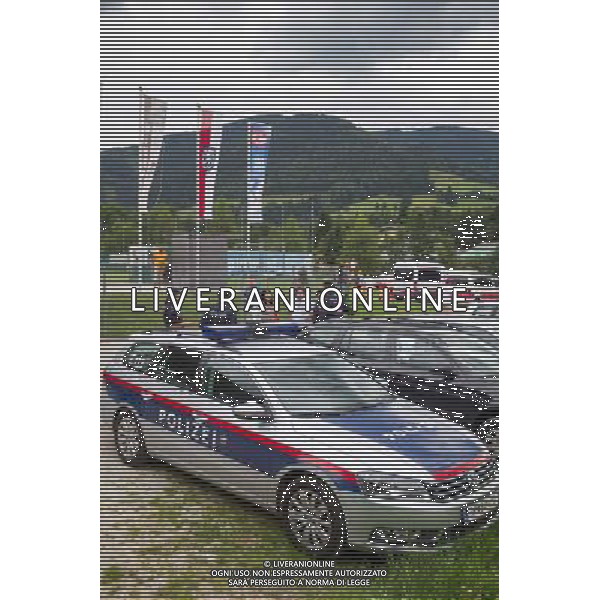 26.07.2014, Steinbergstadion, Leogang, AUT, Testspiel, Maccabi Haifa vs SC Paderborn, im Bild Einsatzkr‰fte der Polizei // police during a Friendly Match between Maccabi Haifa and SC Paderborn at the Steinbergstadium, Leogang, Austria on 2014/07/26. EXPA Pictures © 2014, PhotoCredit: EXPA/ JFK ©PHOTOSHOT/Agenzia Aldo Liverani sas - ITALY ONLY - EDITORIAL USE ONLY - Sistemi di sicurezza e controlli della polizia durante la partita amichevole Maccabi Haifa vs SC Paderborn al Steinbergstadium, Leogang, Austria il 26 luglio 2014