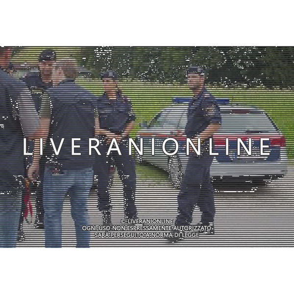 26.07.2014, Steinbergstadion, Leogang, AUT, Testspiel, Maccabi Haifa vs SC Paderborn, im Bild Einsatzkr‰fte der Polizei mit der ˆsterreichische Snowboarder Andreas Prommegger in Polizeiuniform (rechts) // police Austrian snowboarder Andreas Prommegger in police uniform (right) during a Friendly Match between Maccabi Haifa and SC Paderborn at the Steinbergstadium, Leogang, Austria on 2014/07/26. EXPA Pictures © 2014, PhotoCredit: EXPA/ JFK ©PHOTOSHOT/Agenzia Aldo Liverani sas - ITALY ONLY - EDITORIAL USE ONLY - Sistemi di sicurezza e controlli della polizia durante la partita amichevole Maccabi Haifa vs SC Paderborn al Steinbergstadium, Leogang, Austria il 26 luglio 2014
