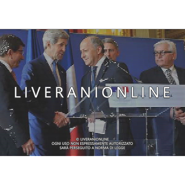 (140726) -- PARIS, July 26, 2014 () -- French Foreign Minister Laurent Fabius(C) talks with U.S. Secretary of State John Kerry(2nd L) during a press conference in Paris, France, on July 26, 2014. Top diplomats participating an international conference here on Saturday called for an extension of a 12-hour ceasefire between Israel and the Palestinian armed groups in the Gaza Strip, French Foreign Minister Laurent Fabius said. (/Chen Xiaowei) ©PHOTOSHOT/Agenzia Aldo Liverani sas - ITALY ONLY - EDITORIAL USE ONLY - Conferenza stampa di diplomatici internazionali a Parigi, Francia, il 26 luglio 2014 per chiedere una proroga di un cessate il fuoco di 12 ore tra Israele ei gruppi armati palestinesi nella Striscia di Gaza