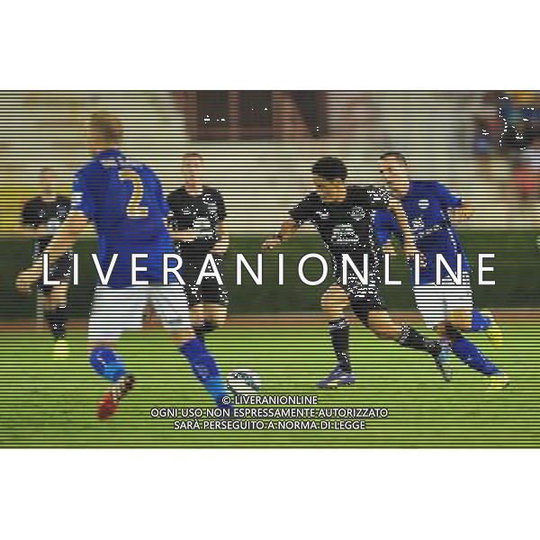 (140727) -- BANGKOK, July 27, 2014 () -- Steve Pienaar (2nd R) of Everton Football Club vies for the ball during a friendly match against Leicester City Football Club at Supachalasai Stadium in Bangkok, Thailand, July 27, 2014. Leicester City won 1-0. (/Rachen Sageamsak) ©PHOTOSHOT/Agenzia Aldo Liverani sas - ITALY ONLY - EDITORIAL USE ONLY - Everton Vs Leicester City partita amichevole a Supachalasai Stadium di Bangkok, Thailandia, 27 luglio 2014. Leicester City ha vinto 1-0.