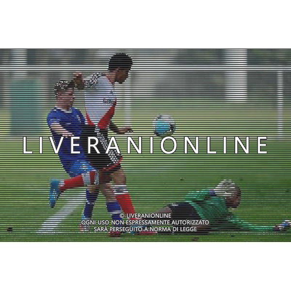 (140727) -- WEIFANG, July 27, 2014 () -- Tomas Gustavo Andrade (C) of Atletico River Plate shoots during their match against Western Cape in the Weifang Cup International Youth Football Tournament in Weifang, east China\'s Shandong Province, July 27, 2014. Atletico River Plate won 4-0. (/Guo Xulei) ©PHOTOSHOT/Agenzia Aldo Liverani sas - ITALY ONLY - EDITORIAL USE ONLY - Torneo Coppa Internazionale di Calcio giovanile a Weifang, Cina orientale di Shandong Province, 27 luglio 2014