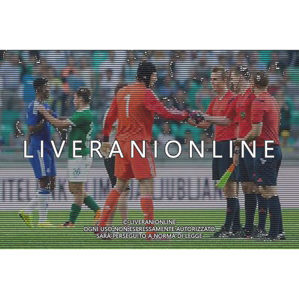 Petr Cech #1 of Chelsea FC with referees // during international Friendly between NK Olimpija Ljubljana and Chelsea FC at the SRC Stozice in Ljubljana, Slovenia on 2014/07/27. EXPA Pictures © 2014, PhotoCredit: EXPA/ Sportida/ Vid Ponikvar *****ATTENTION - OUT of SLO, FRA***** ©photoshot/Agenzia Aldo Liverani sas - ITALY ONLY - EDITORIAL USE ONLY - NK Olimpija Ljubljana Vs Chelsea FC partita amichevole internazionale allo SRC Stozice a Lubiana, in Slovenia 27 luglio 2014