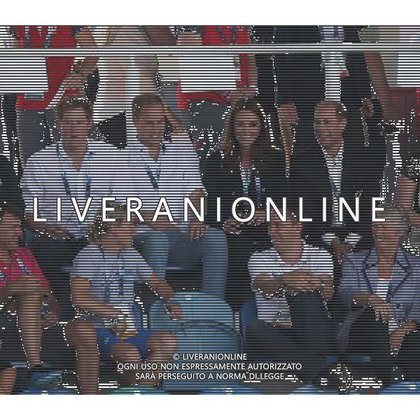 THE DUKE \' THE DUCHESS OF CAMBRIDGE, PRINCE HARRY \' PRINCE EDWARD WILLIAM \' KATE WATCH THE HOCKEY HOCKEY, GLASGOW HOCKEY CENTRE COMMONWEALTH GAMES 2014 GLASGOW HOCKEY CENTRE, GLASGOW, SCOTLAND 28 July 2014 DIC9691 COMMONWEALTH GAMES 2014, GLASGOW ©PHOTOSHOT/Agenzia Aldo Liverani sas - ITALY ONLY - EDITORIAL USE ONLY - REALI INGLESI: Il Principe William d\'inghilterra con la moglie Kate duchessa di Cambridge ai Giochi del Commonwealth a Glasgow