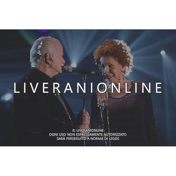 COLOGNO M.SE (MI) 14/12/2004 AUDITORIUM DI RADIO ITALIA NELLA FOTO GINO PAOLI ED ORNELLA VANONI FOTO ROMANO/AG ALDO LIVERANI