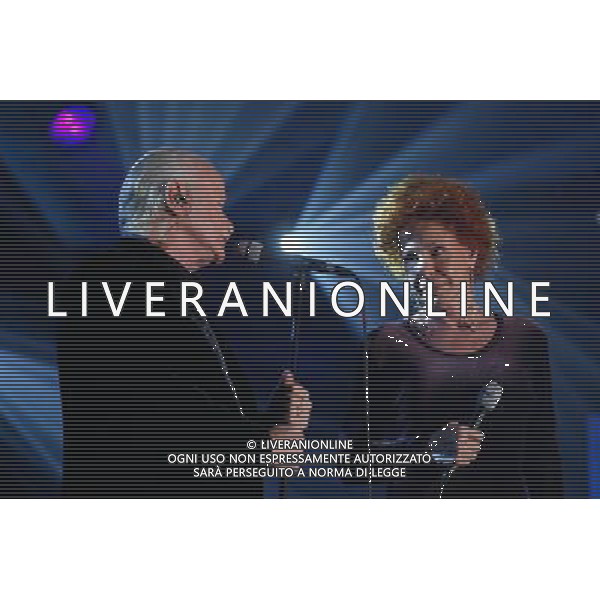 COLOGNO M.SE (MI) 14/12/2004 AUDITORIUM DI RADIO ITALIA NELLA FOTO GINO PAOLI ED ORNELLA VANONI FOTO ROMANO/AG ALDO LIVERANI