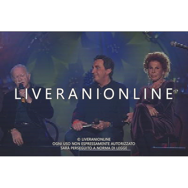 COLOGNO M.SE (MI) 14/12/2004 AUDITORIUM DI RADIO ITALIA NELLA FOTO GINO PAOLI, FRANCO NISI ED ORNELLA VANONI FOTO ROMANO/AG ALDO LIVERANI