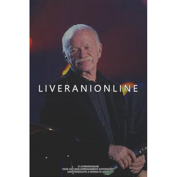 COLOGNO M.SE (MI) 14/12/2004 AUDITORIUM DI RADIO ITALIA NELLA FOTO GINO PAOLI FOTO ROMANO/AG ALDO LIVERANI