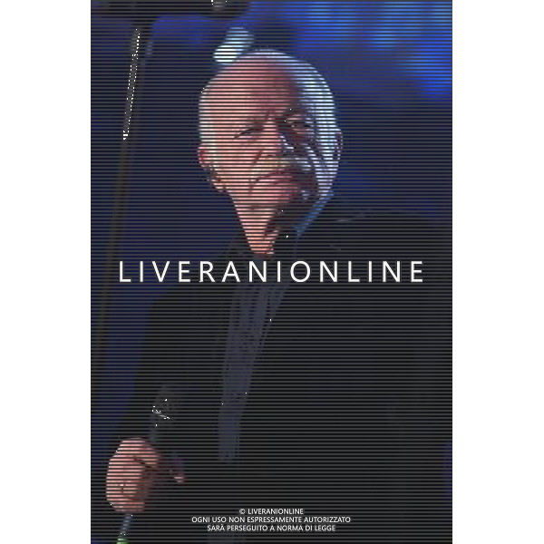 COLOGNO M.SE (MI) 14/12/2004 AUDITORIUM DI RADIO ITALIA NELLA FOTO GINO PAOLI FOTO ROMANO/AG ALDO LIVERANI