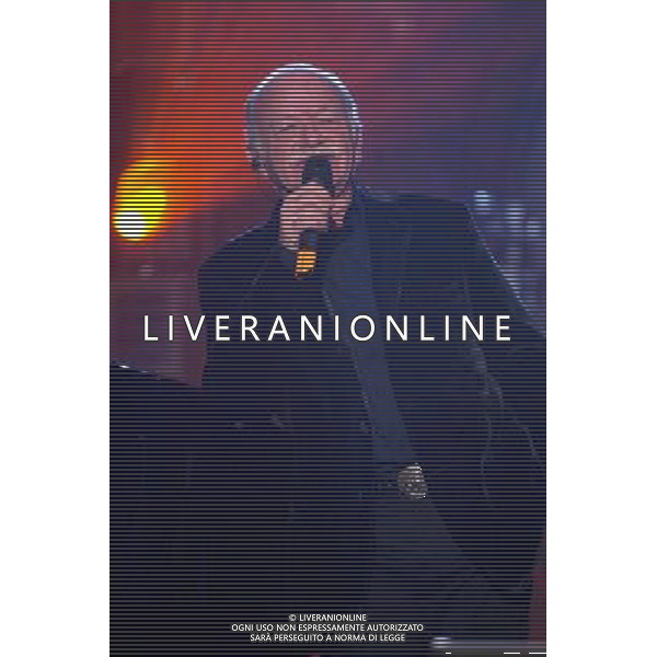 COLOGNO M.SE (MI) 14/12/2004 AUDITORIUM DI RADIO ITALIA NELLA FOTO GINO PAOLI FOTO ROMANO/AG ALDO LIVERANI