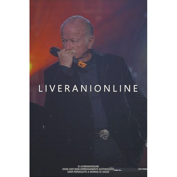 COLOGNO M.SE (MI) 14/12/2004 AUDITORIUM DI RADIO ITALIA NELLA FOTO GINO PAOLI FOTO ROMANO/AG ALDO LIVERANI