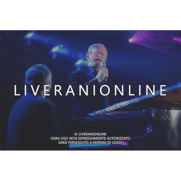 COLOGNO M.SE (MI) 14/12/2004 AUDITORIUM DI RADIO ITALIA NELLA FOTO GINO PAOLI FOTO ROMANO/AG ALDO LIVERANI